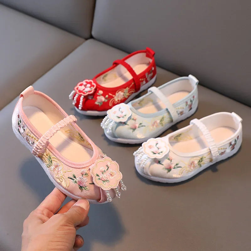 Chinese Vintage Cloth Shoes Baby Girls Kids Shoes Flats Flowers Embroidery Dancing Beading Tassel Princess Old Beijing Children